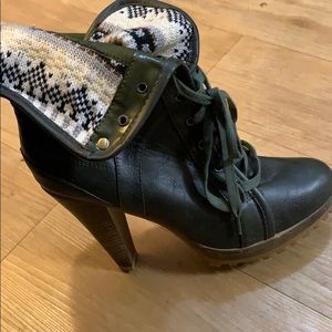 Green army fold over winter booties